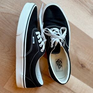 Vans Era Black Classic low-top sneakers